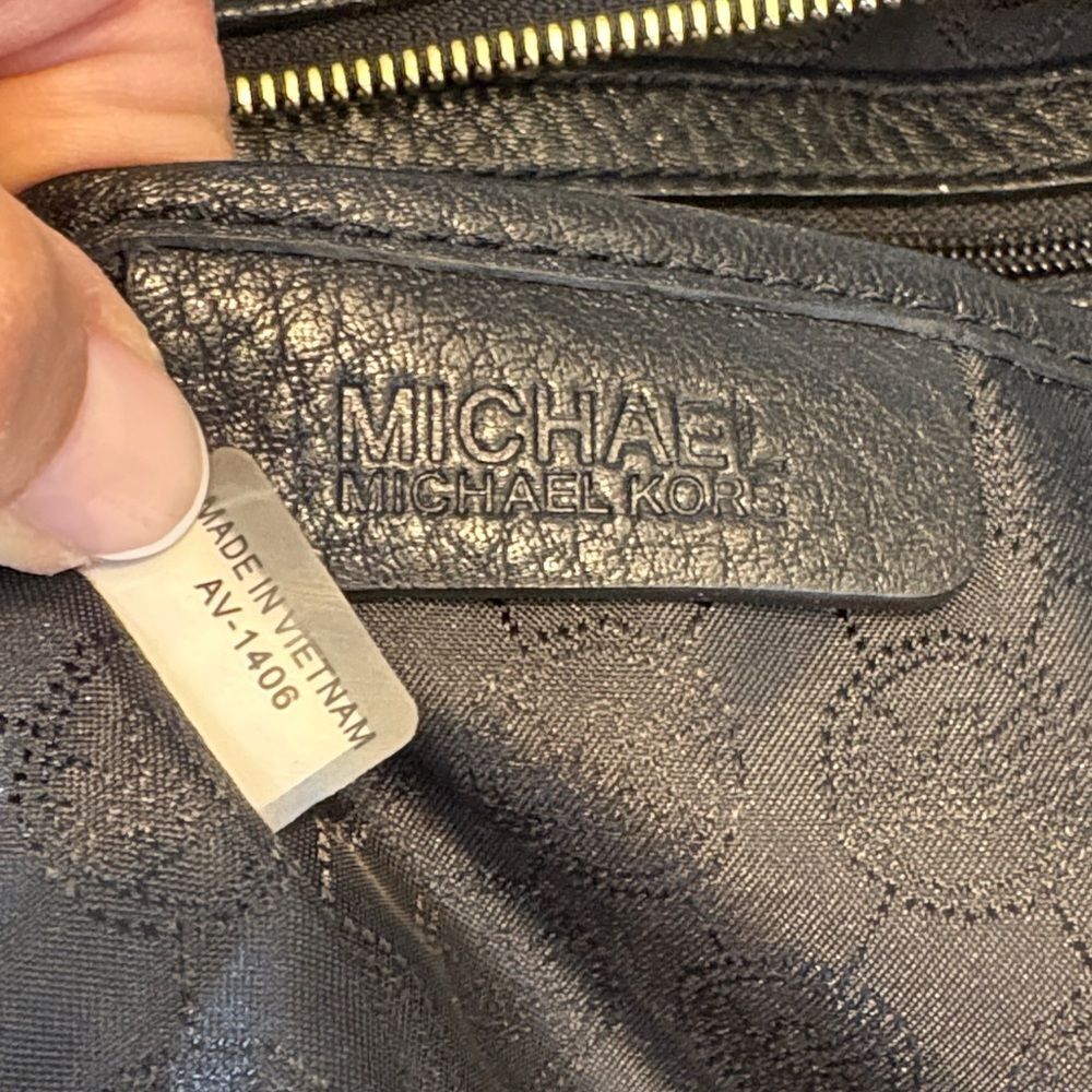 Michael Kors Black Pebbled Leather Shoulder Bag with Gold Hardware - Picture 12 of 16